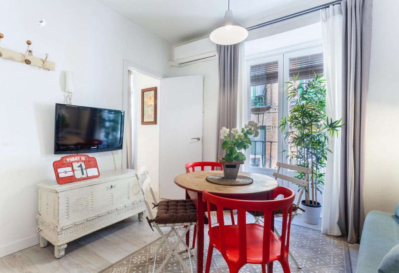Apartament Lindo En Madryt Zewnętrze zdjęcie