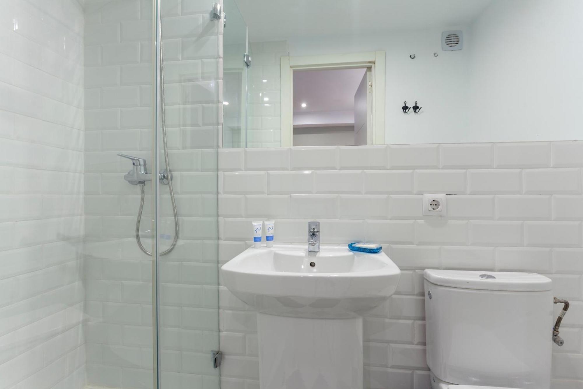 Apartament Lindo En Madryt Zewnętrze zdjęcie