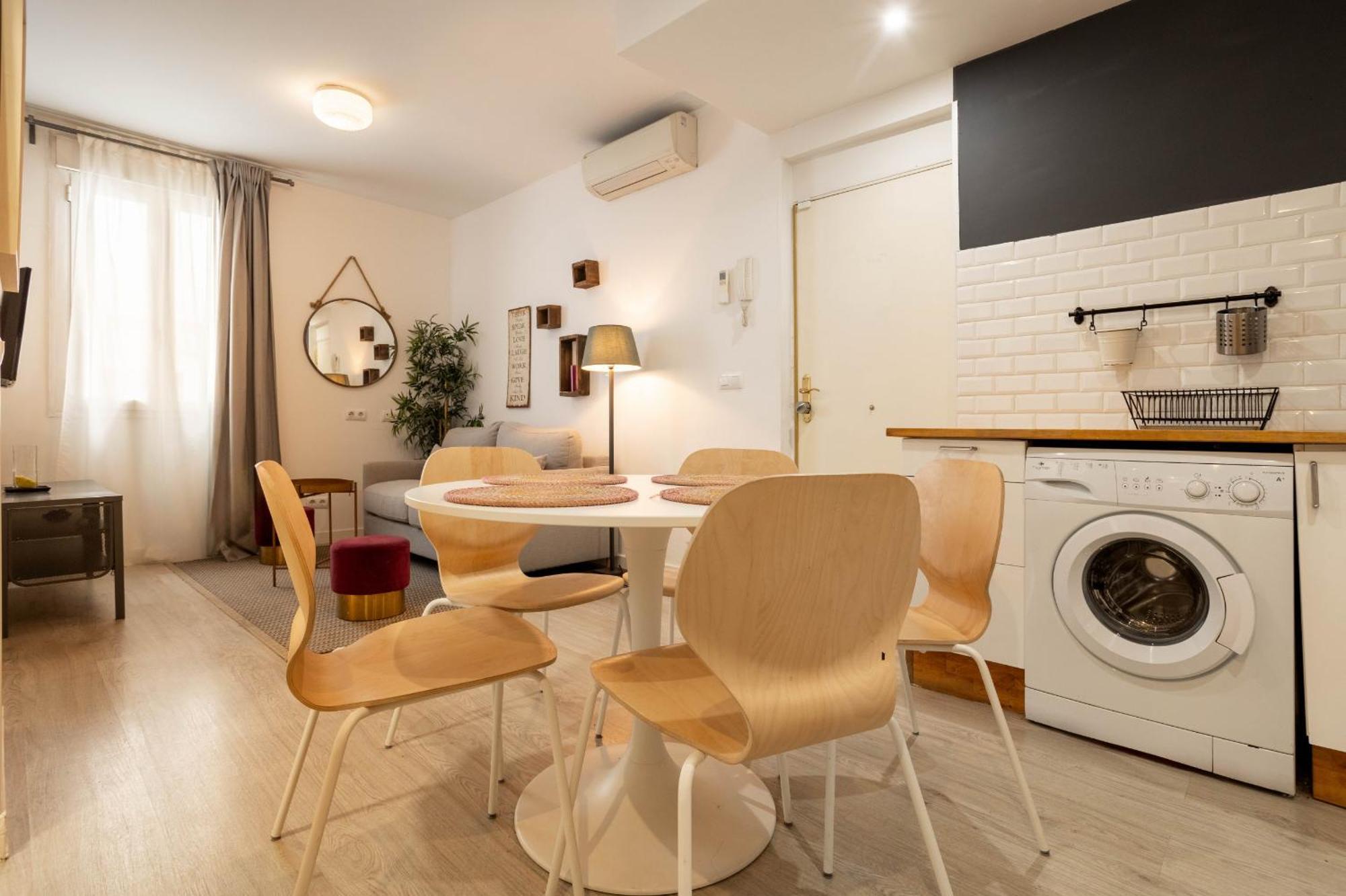 Apartament Lindo En Madryt Zewnętrze zdjęcie