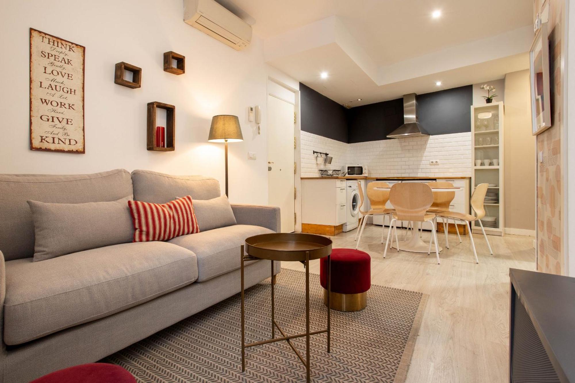 Apartament Lindo En Madryt Zewnętrze zdjęcie